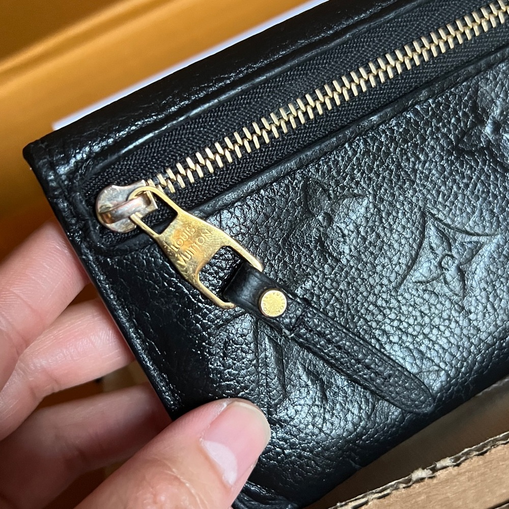 Sold Louis Vuitton Cles Empreinte Leather - Picture 9 of 13